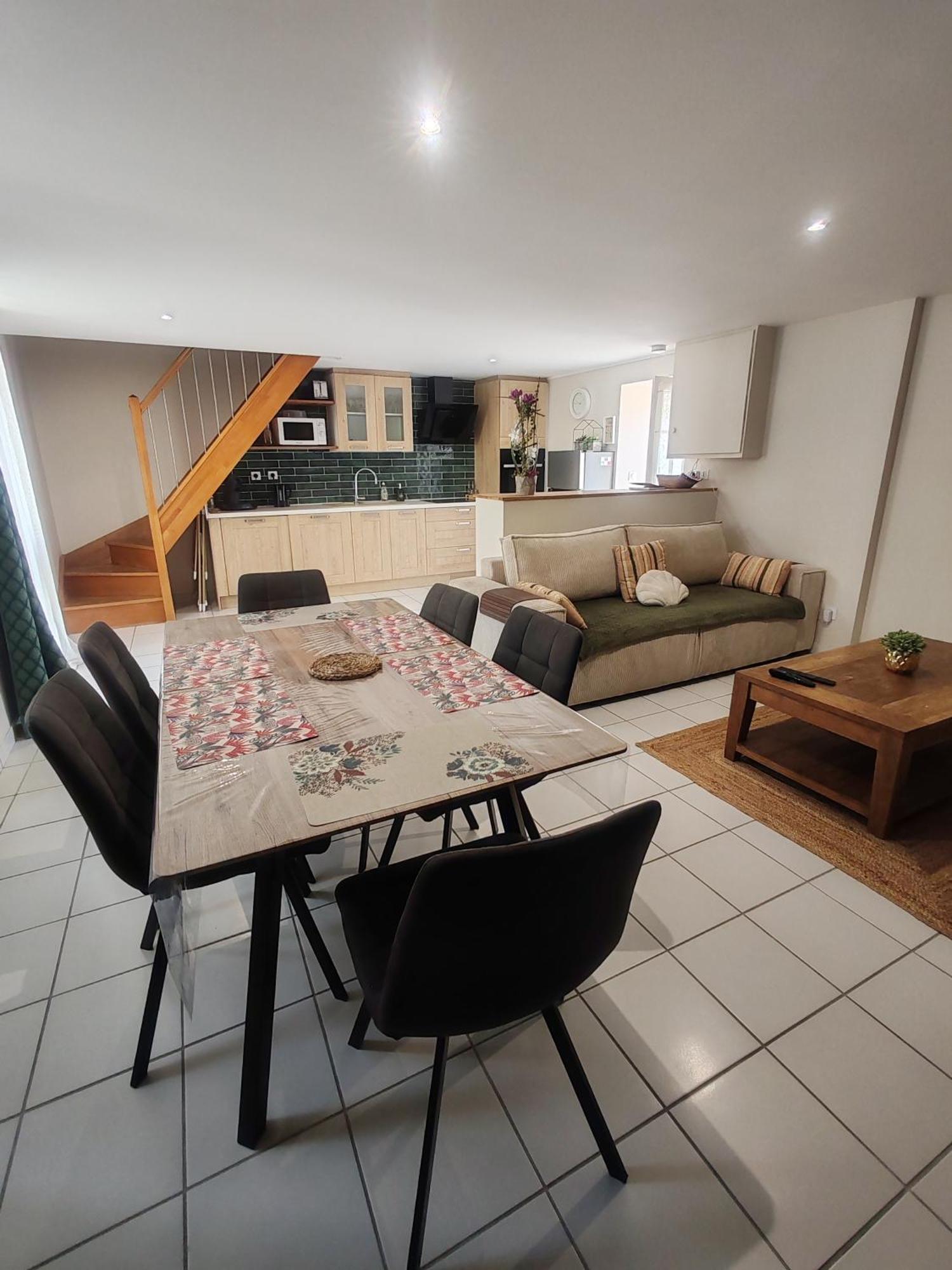 Jolie Maison Au 34 Centre-Ville Angouleme Luaran gambar